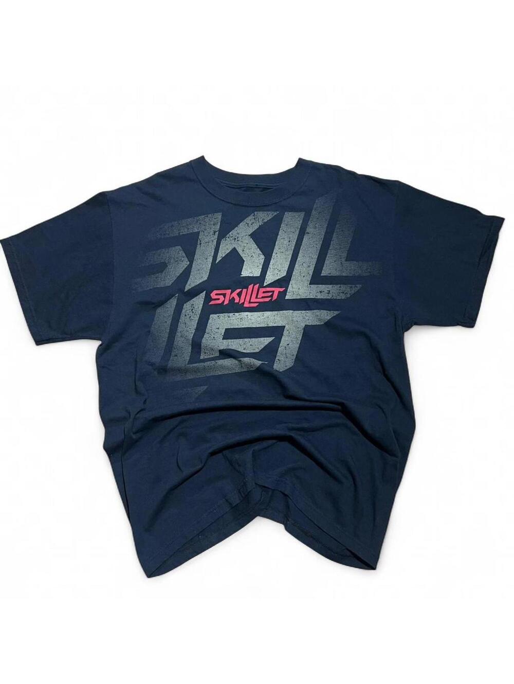 Skillet Black band tee Size L